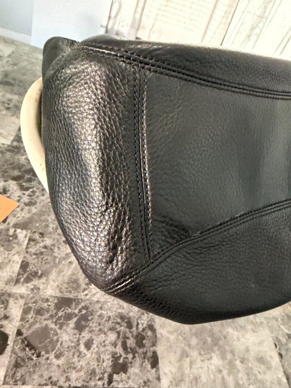 Michael Kors Fulton Large Hobo - Picture 8 of 9